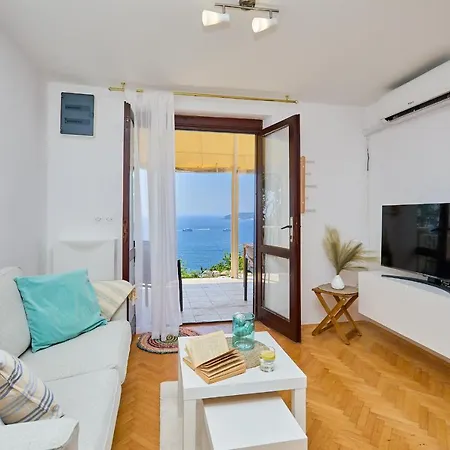 Sunset Oasis Apartment
